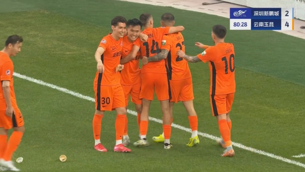 玉昆4-2領(lǐng)先新鵬城！杜加利奇冒頂，徐宏杰得球抽射破門(mén)
