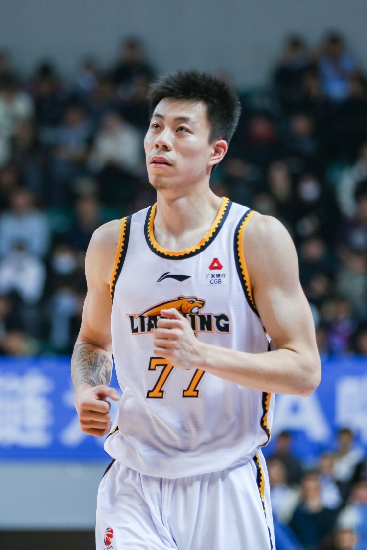 媒體人：張鎮(zhèn)麟、韓德君將因傷缺席今晚對陣北控的比賽